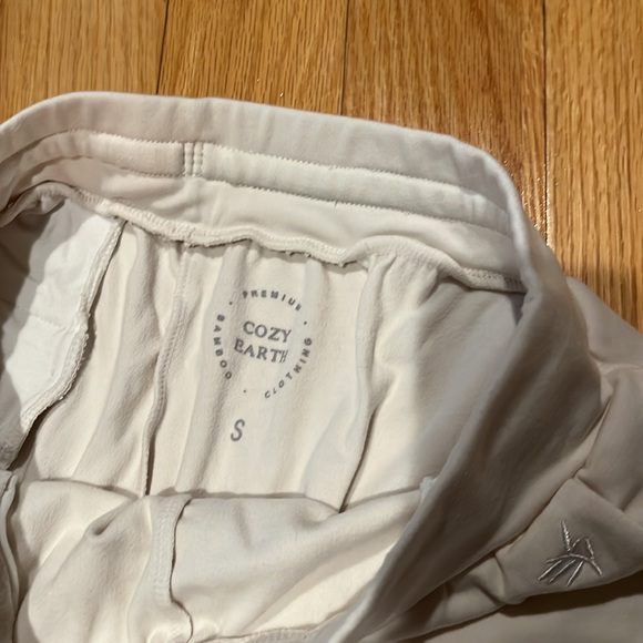 Cozy Earth off white sleep set - Picture 3 of 12